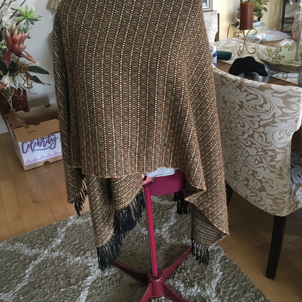 Shawl - Picture 5 of 5